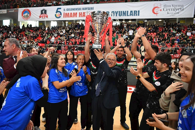 Başkan Büyükkılıç’a Gençlerden Sıcak ve Coşkulu Karşılama