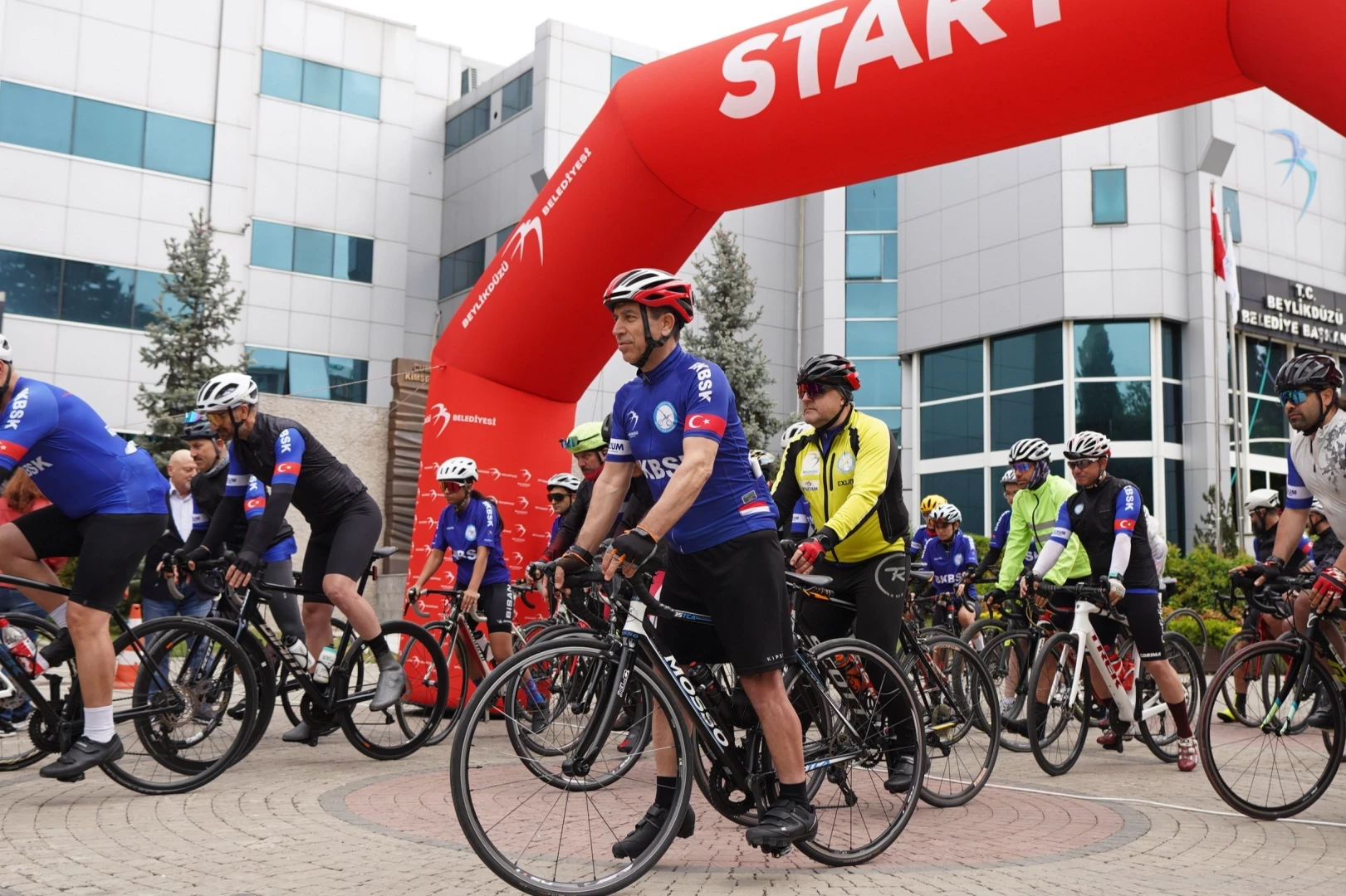 Sporcular 8. kez şehitler için pedal çevirdi 