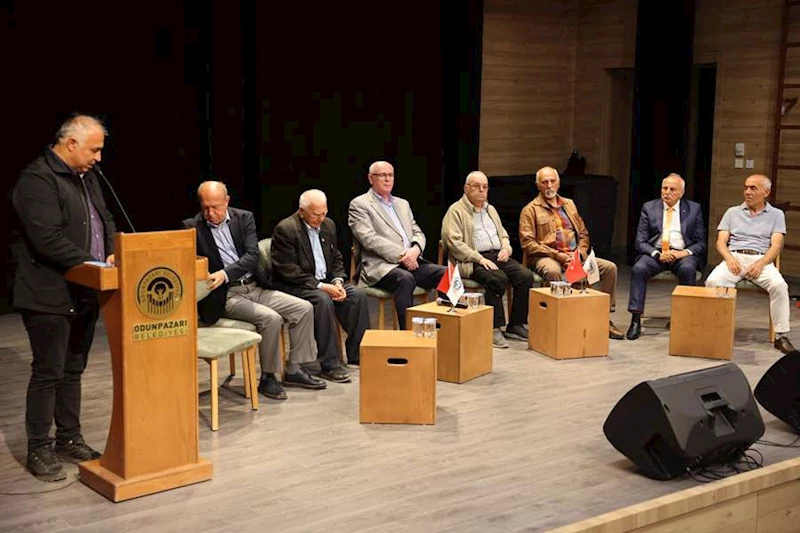 EFSANELER GENÇ ATLETLERLE BULUŞTU