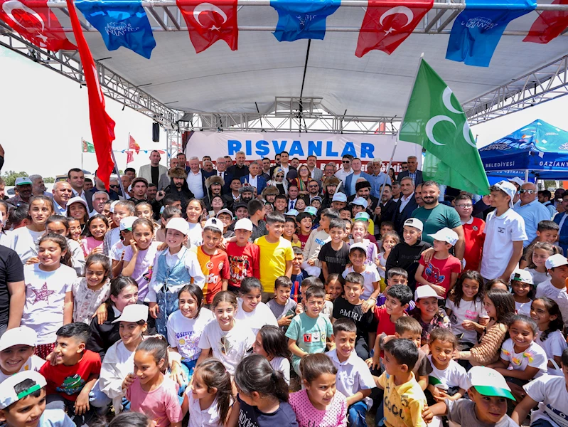BAŞKAN YILMAZ’A RIŞVANLARDAN SEVGİ SELİ