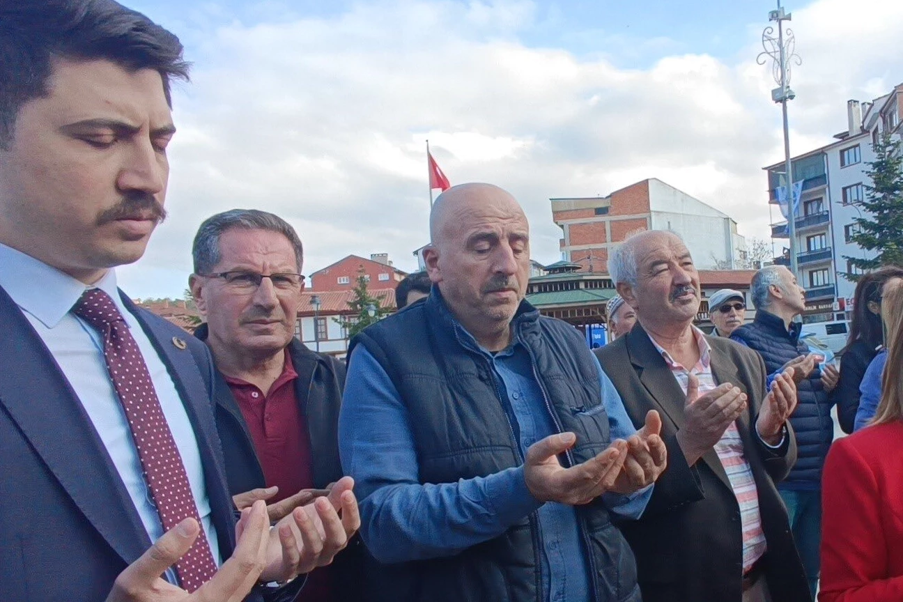 Bilecik Pazaryeri’nde hacı adayları uğurlandı