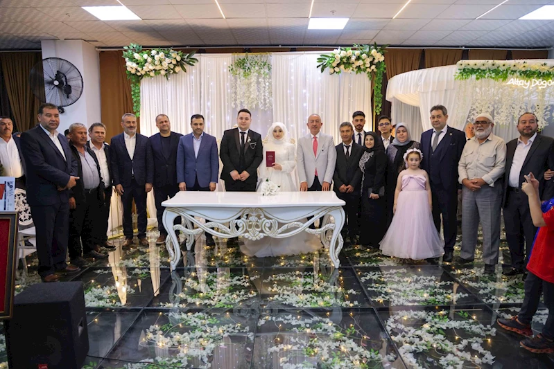 BAŞKAN KAVUŞ’TAN HAFTA SONUNDA YOĞUN DÜĞÜN MESAİSİ