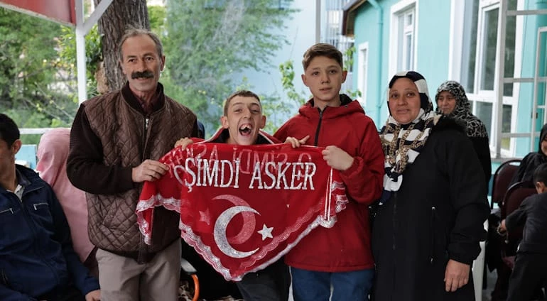 KÜTAHYA BELEDİYEMİZDEN ÖZEL BİREYLERE ASKER KINASI EĞLENCESİ