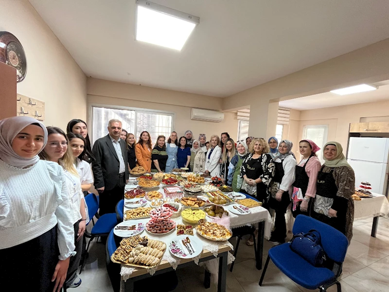 YUNUSEMRE’DE AŞÇILIK KURSİYERLERİNDEN LEZZETLİ FİNAL