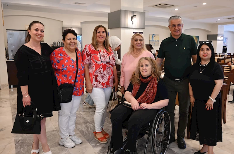 Başkan Topaloğlu engellilerle yemekte buluştu