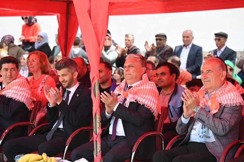 Türk Dilinin Gücünü Kutlayan Başkanlar, Karamanoğlu Mehmet Bey’i Andı