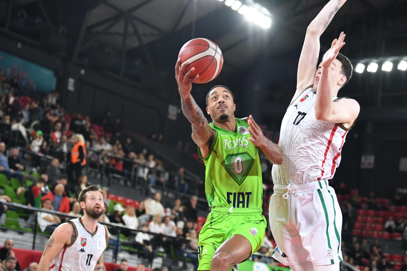 TOFAŞ normal sezonun son maçında Karşıyaka’yı konuk ediyor