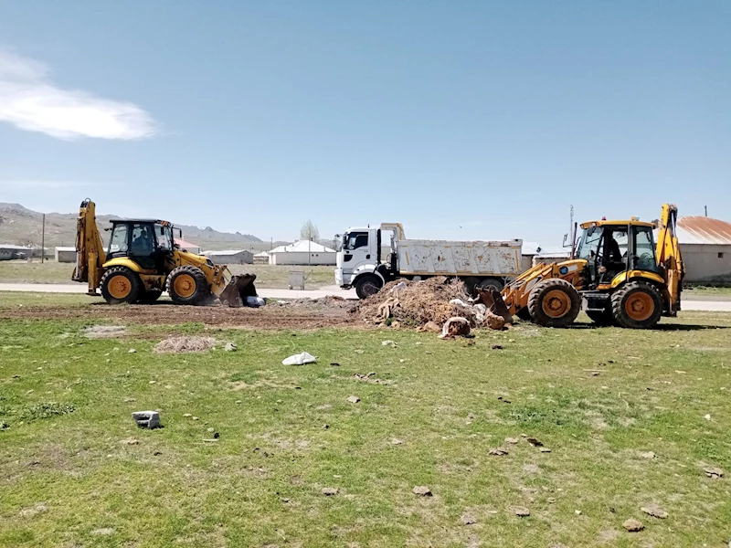 Erçek’te 1.500 Tonluk Temizlik Yapıldı