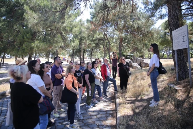 Konak Tarih Gezileri Başlıyor: Yeni Rota Kemeraltı