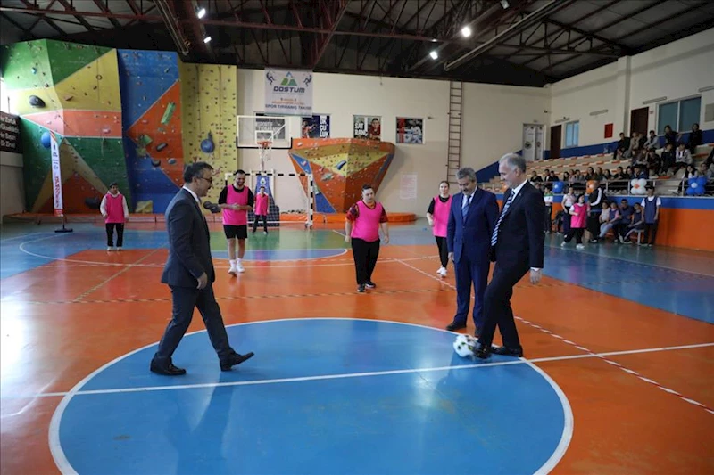 Engeller Sahada Aşıldı, Futsal Turnuvasında Dostluk Kazandı