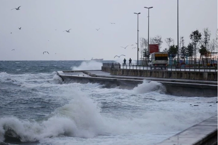 Türkiye’de kuvvetli yağış ve rüzgar alarmı!