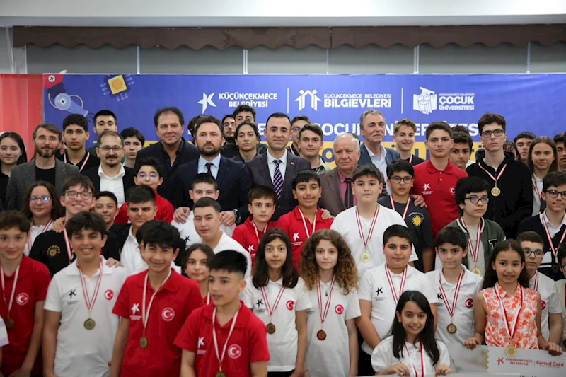 GELECEĞİN TEKNOLOJİ LİDERLERİ ÖDÜLLENDİRİLDİ