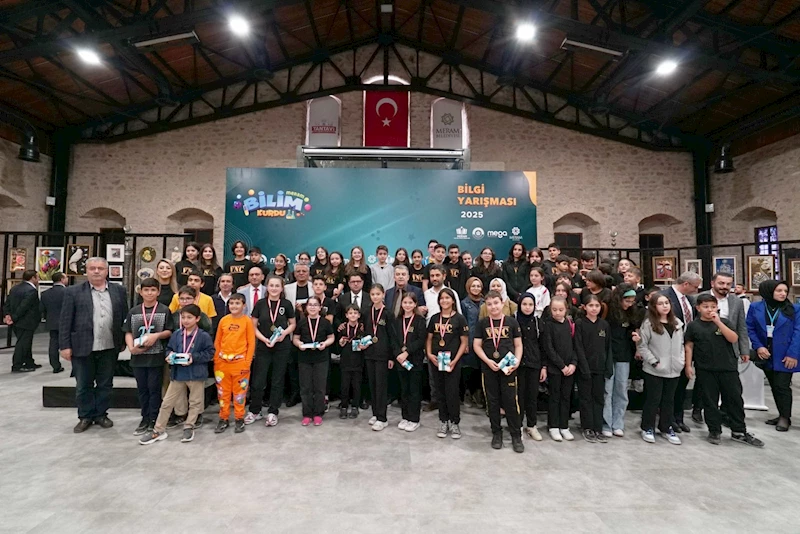 MEGA BİLİM KURDU DERGİSİ BİLGİ YARIŞMASININ FİNALİ NEFES KESTİ