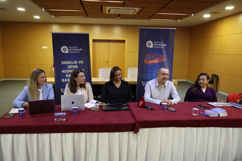 Büyükşehir gençlik çalışmalarını geliştiriyor