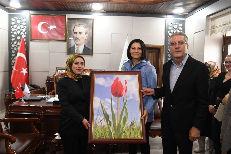 DEM PARTİ EŞ GENEL BAŞKANI TUNCER BAKIRHAN, MUŞ BELEDİYESİ