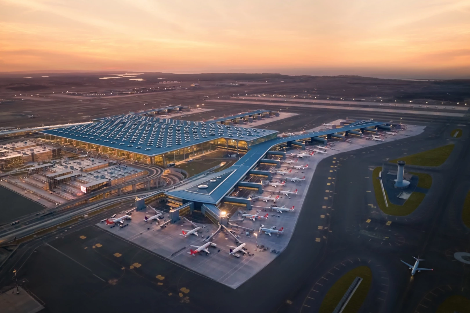 Türk hava sahasında rekor! Tüm zamanların transit uçuş rekoru kırıldı