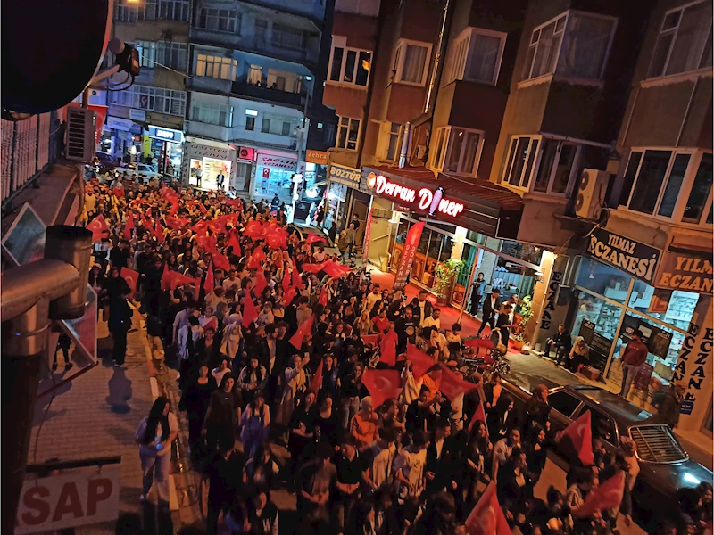 19 Mayıs Coşkusu Fener Alayı ve Konserle Taçlandı