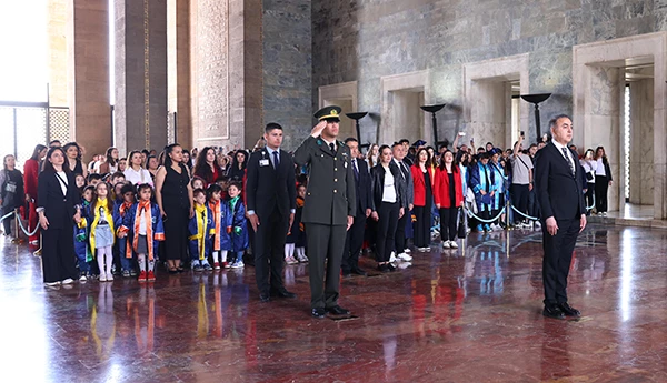 Çankayalı Minik Mezunlar Atasının Huzurunda