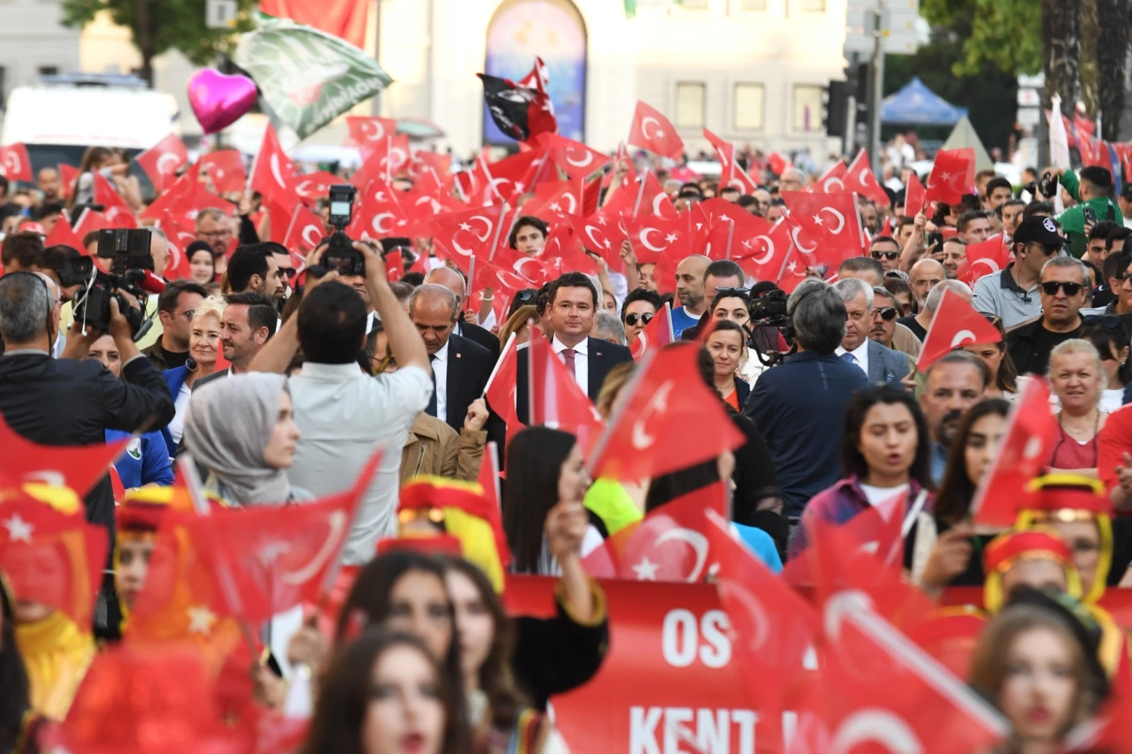 Bursa Osmangazi’de omuz omuza 19 Mayıs yürüyüşü