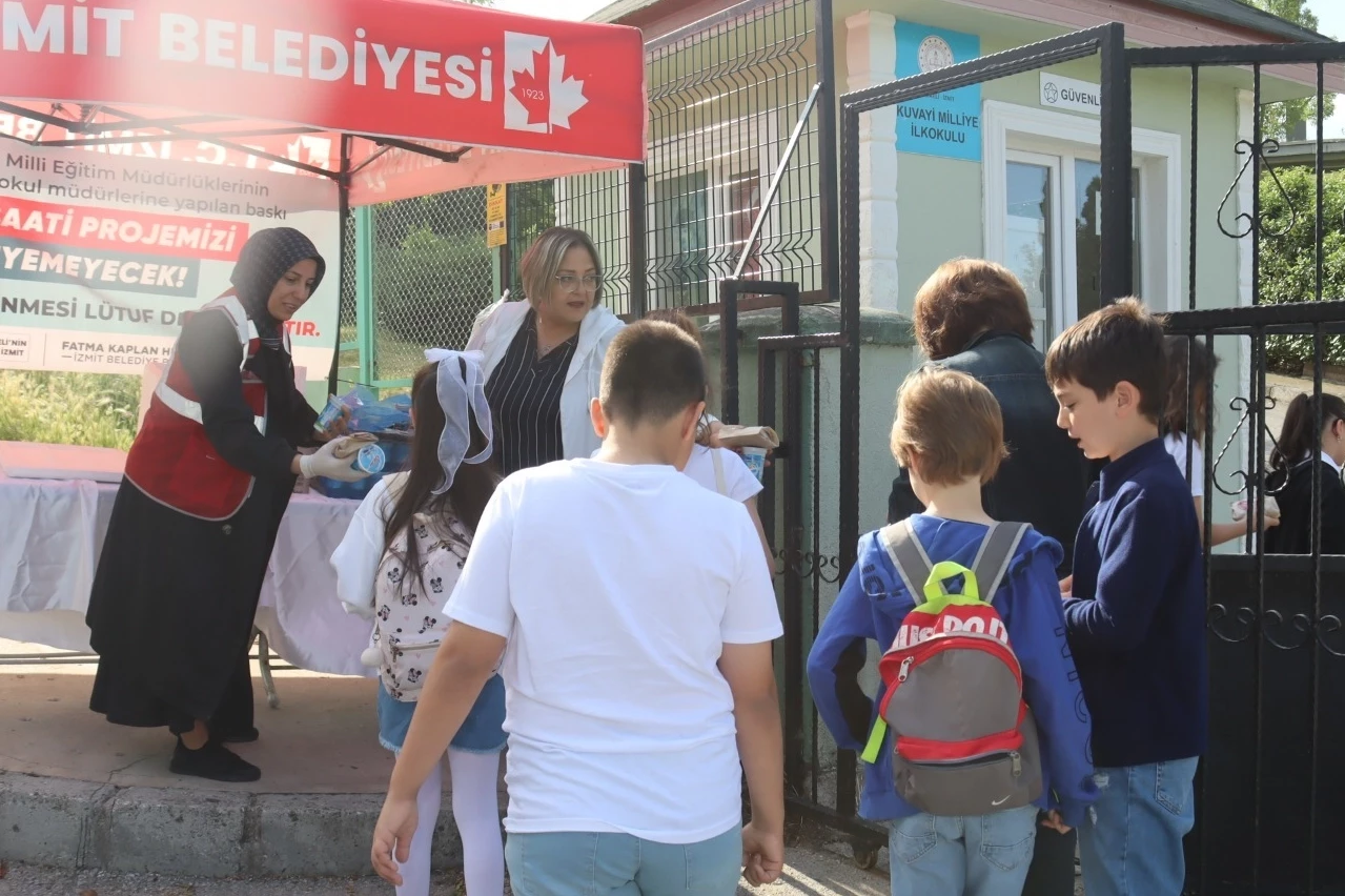 Beslenme Saati Projesi  devam ediyor