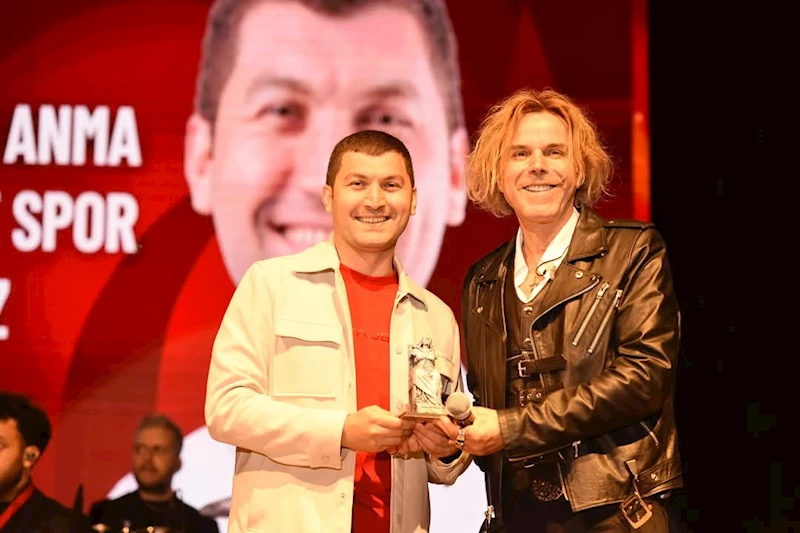 GENÇLİK HAFTASI’NDA SONER ARICA FIRTINASI ESTİ