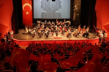 SENFONİ ORKESTRASI’NDAN COŞKULU 19 MAYIS KONSERİ