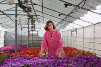 “KENDİ ÇİÇEĞİMİZİ KENDİMİZ ÜRETİYORUZ”