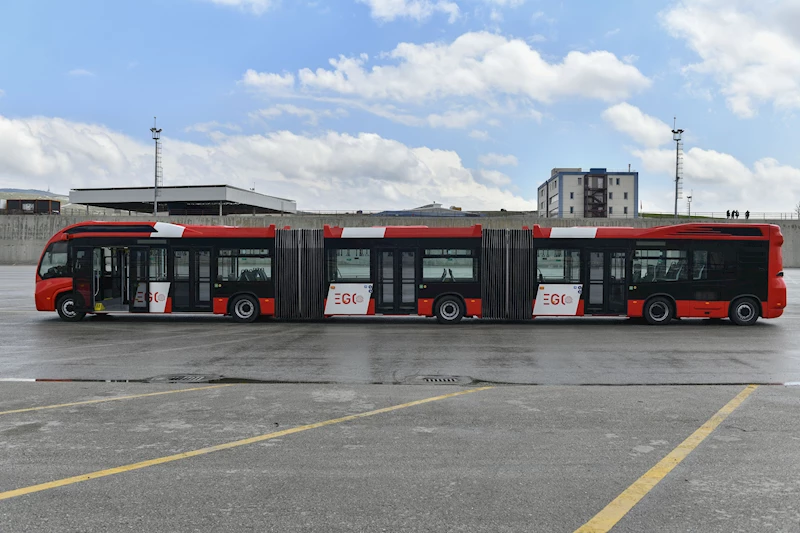 TOPLU ULAŞIMDA YENİ DÖNEM  YÜKSEK KAPASİTELİ METROBÜSLER GELİYOR