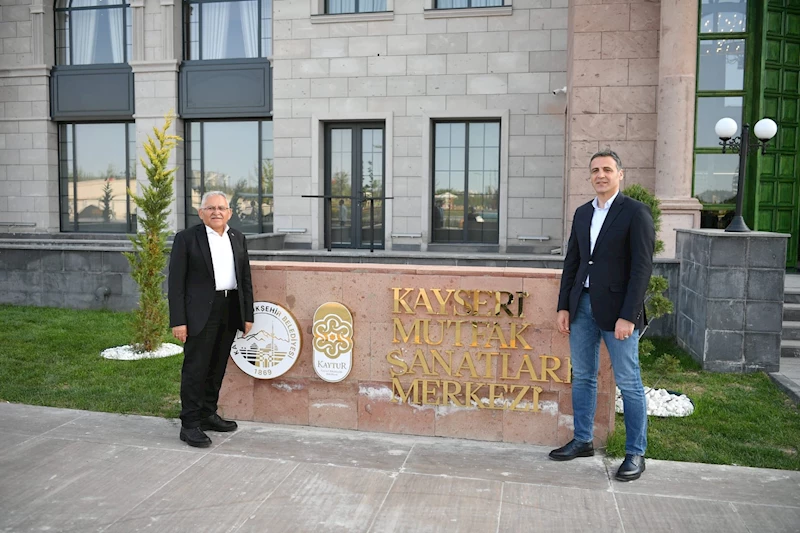 Büyükkılıç, Mutfak Sanatları Merkezi’ni Ziyaret Etti, Vatandaşla Bir Araya Geldi