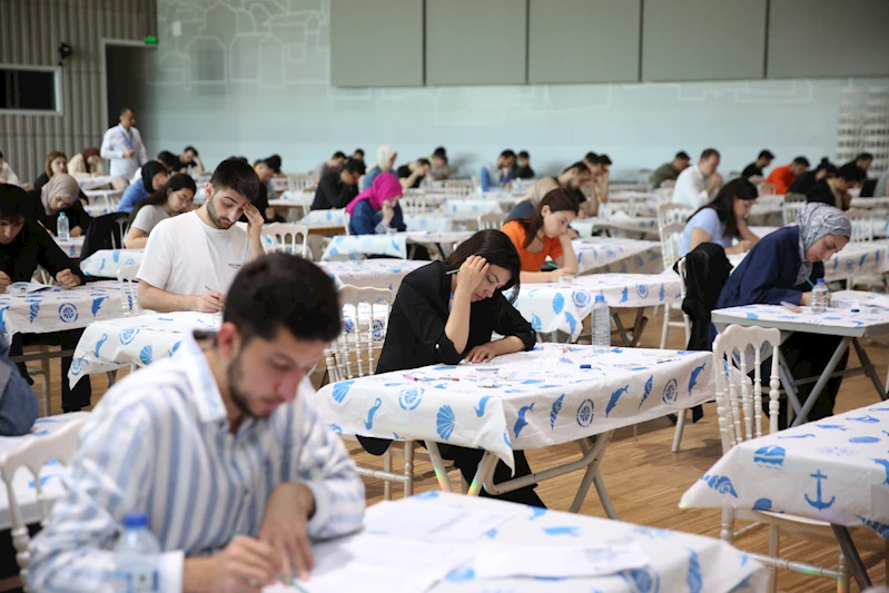 Zabıta adayları Eyüpsultan’da yazılı sınavda ter döktü