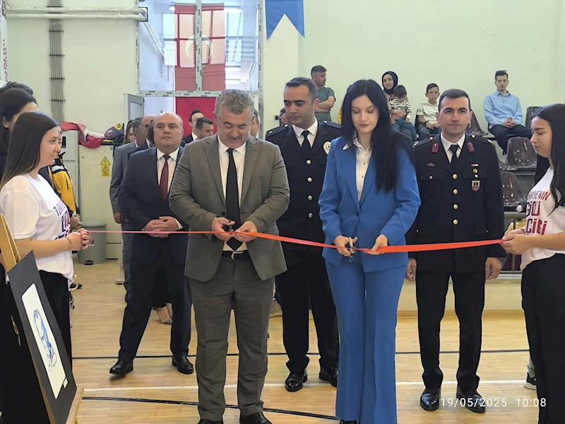 19 Mayıs Atatürk’ü Anma Gençlik ve Spor Bayramı tüm yurtta olduğu gibi ilçemizde de coşkuyla kutlandı.