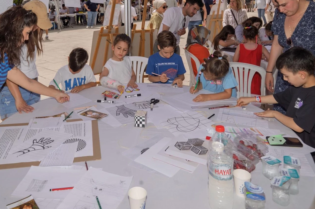 İzmir’de matematiğe dokunuş!