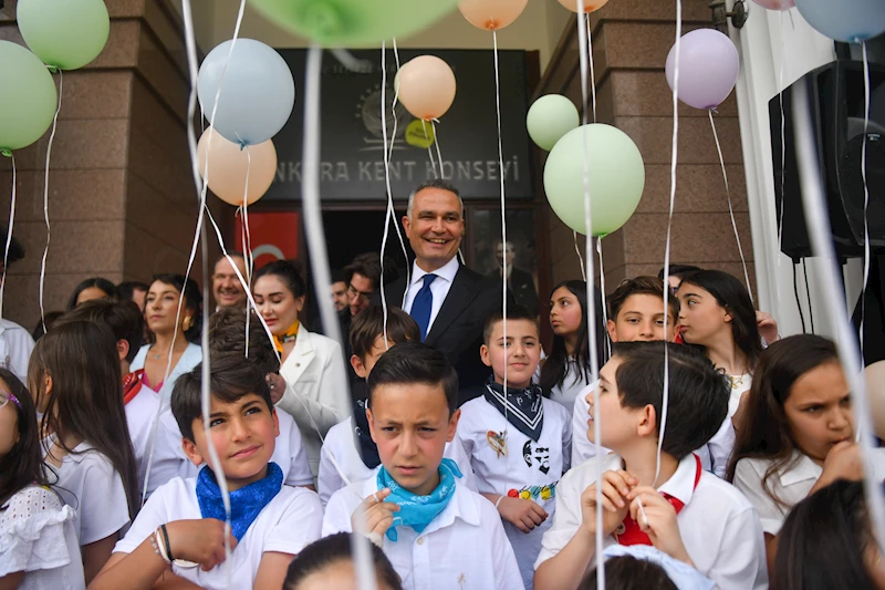 MİNİK ELLERDEN ÇIKAN ESERLER, AKK’DE BAŞKENTLİ SANATSEVERLERLE BULUŞTU