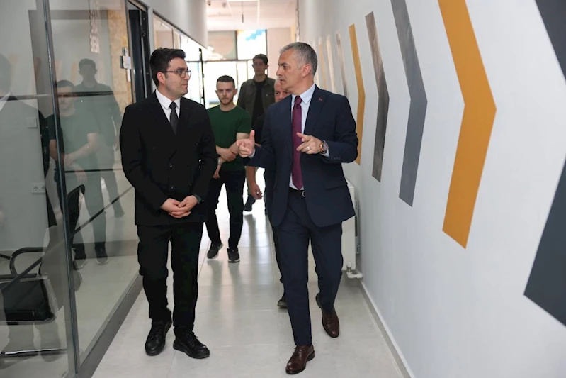 BAŞKANIMIZ YENİ AÇILAN ÖZEL OKUMUŞ AKADEMİ SOSYAL ETKİNLİK VE GELİŞİM MERKEZİNİ ZİYARET ETTİ