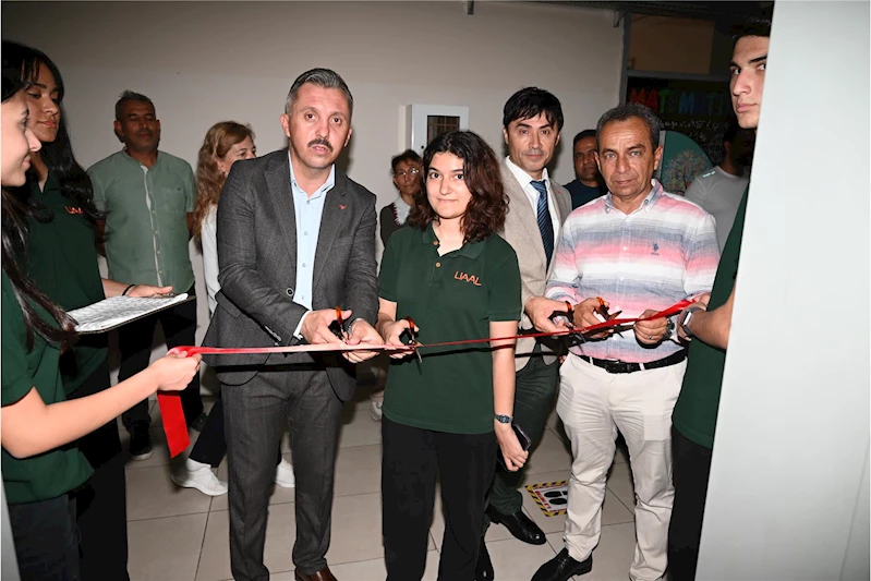 Ünal Aysal Anadolu Lisesi’nde bilgisayar sınıfı açıldı