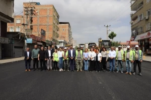 Eş Başkanlar, Emek Caddesi’ndeki asfalt çalışmasını inceledi