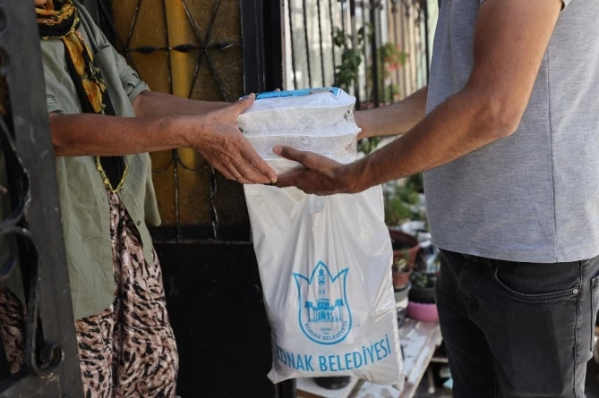 Konak’ta Bayram Dayanışması: Gönüllerden Sofralara