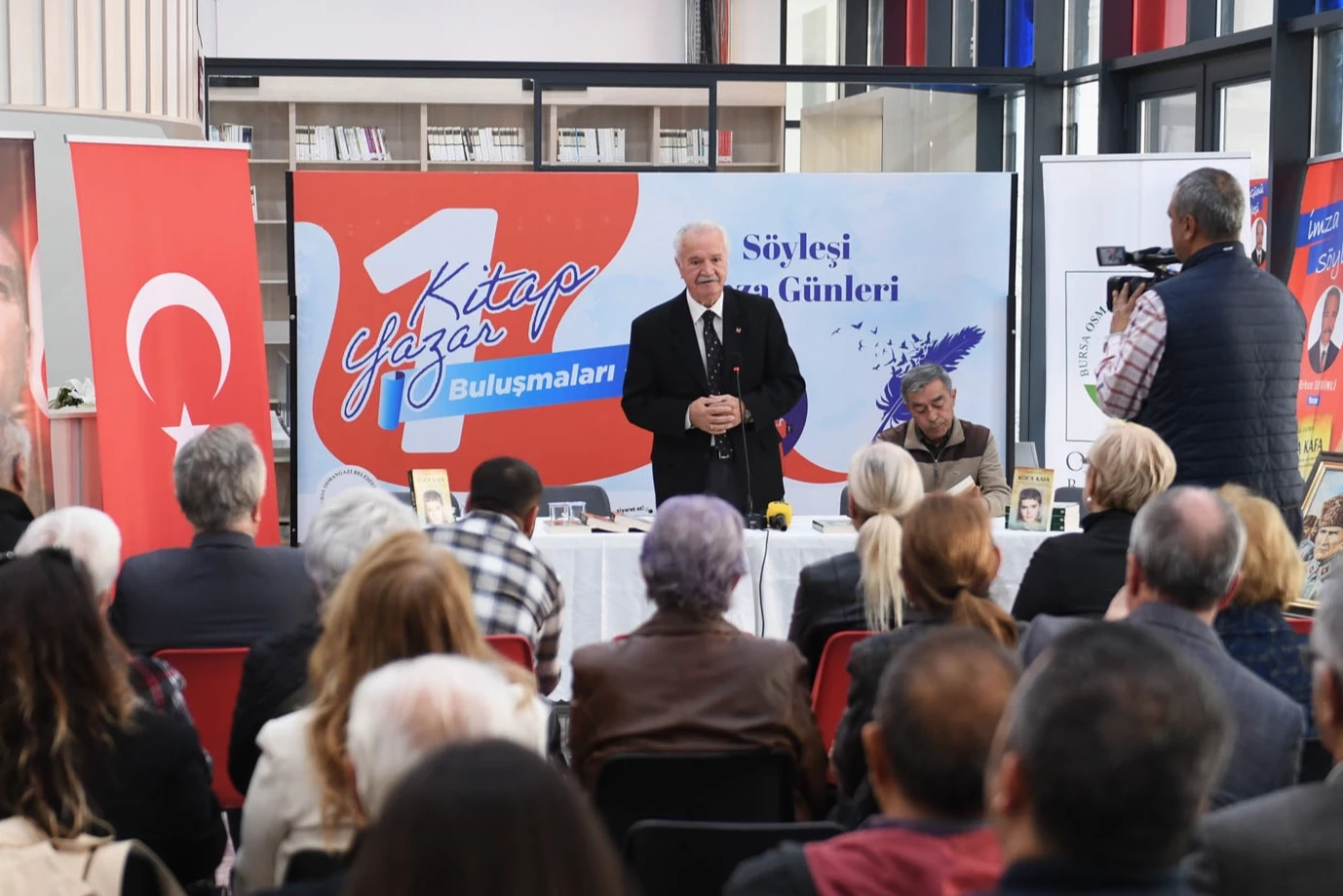 Bursa Osmangazi’nin kütüphanelerinde edebiyat rüzgarları esti