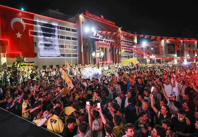 Şampiyonluk maçı dev ekranda yayınlandı