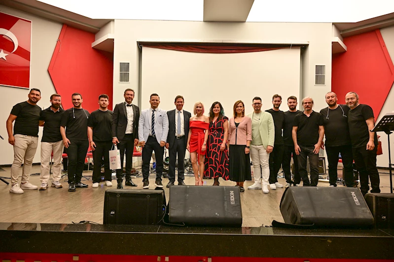 Büyükşehir Belediyesi Pop Orkestrası İlk Konserini Verdi