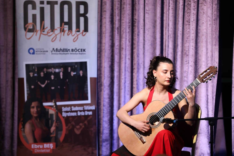 İsmail Baha Sürelsan Konservatuvarı’ndan “Gitar Orkestrası Konseri”