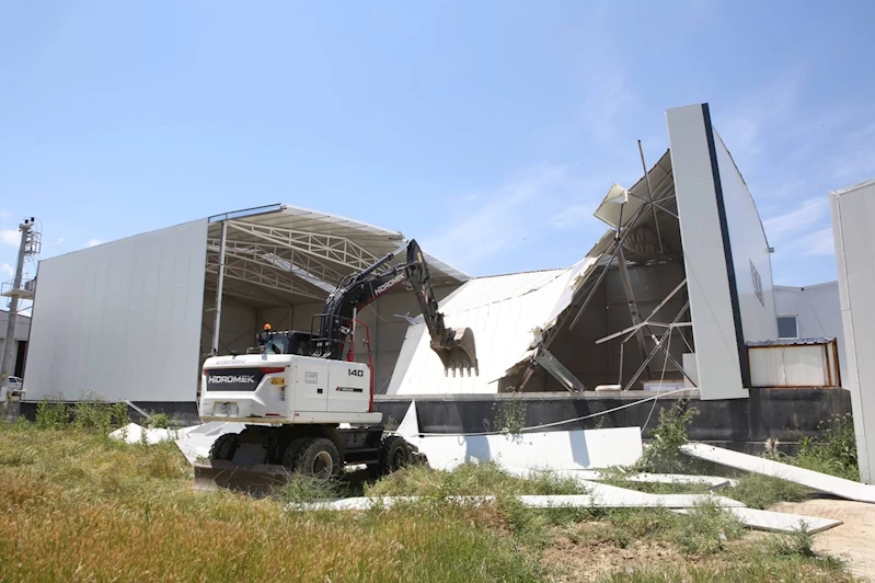 Yaylacık’ta kaçak depo yıkıldı