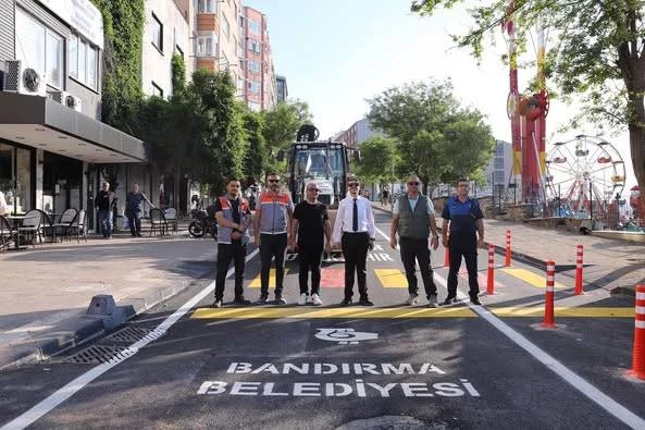 Belediye Başkan Vekilimiz Sn. Burak Uğur ile birlikte Mehmetçik Caddemizi vatandaşlarımızın hizmetine açtık.