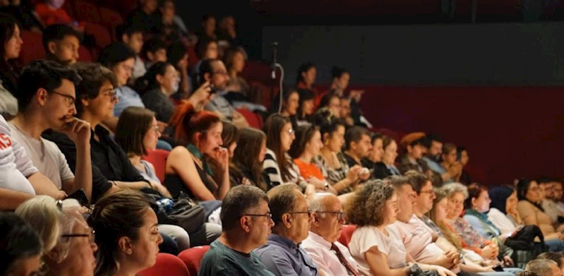 Çorlu 3. Tiyatro Festivali Perdelerini Açtı