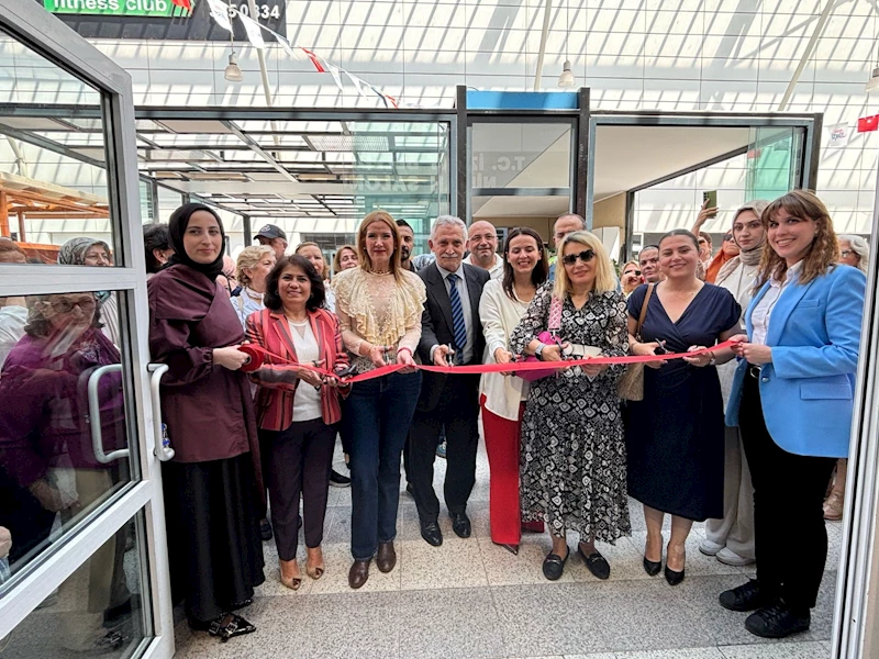 İZMEK’İN YILSONU SERGİSİ GÖZ DOLDURDU