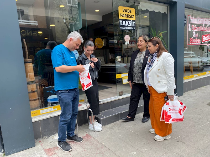 İZMİT BELEDİYESİ, ESNAF ZİYARETLERİYLE HİZMETİ SAHAYA TAŞIYOR