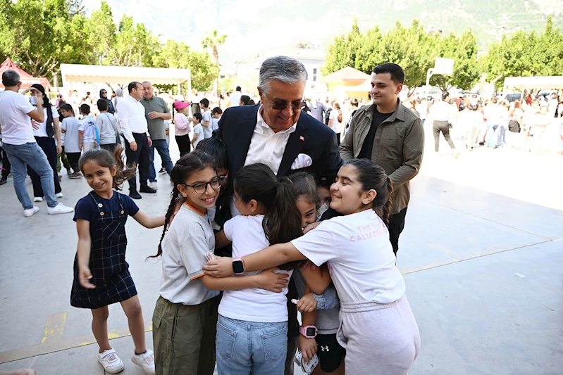 Başkan Topaloğlu kermese katıldı