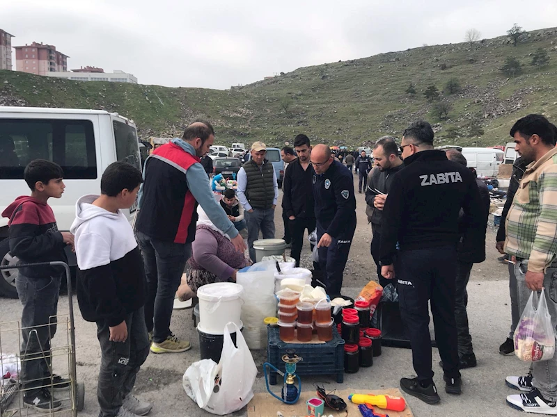 Büyükşehir Zabıtası’ndan Bit Pazarına Denetim ve İşlem