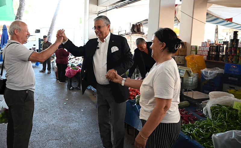 Başkan Topaloğlu pazar esnafını ziyaret etti