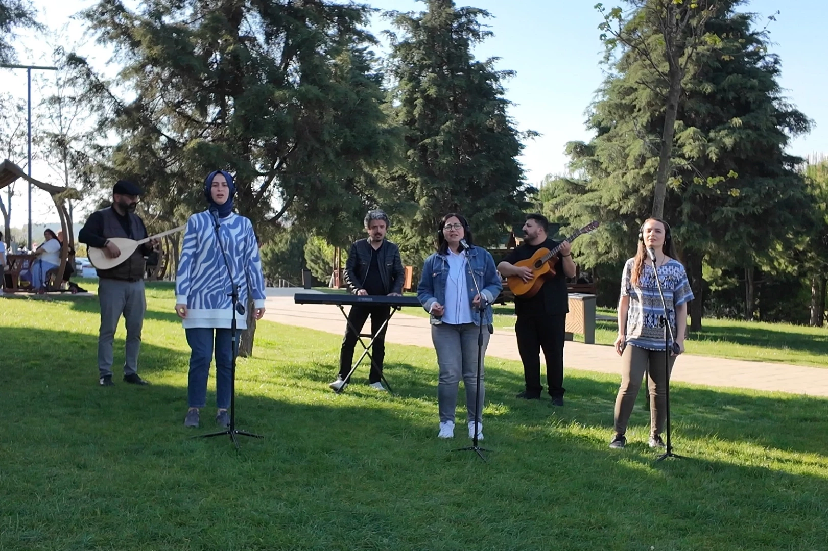 Kocaeli Çayırovalı kursiyerler ve öğretmenler doğa için çaldı